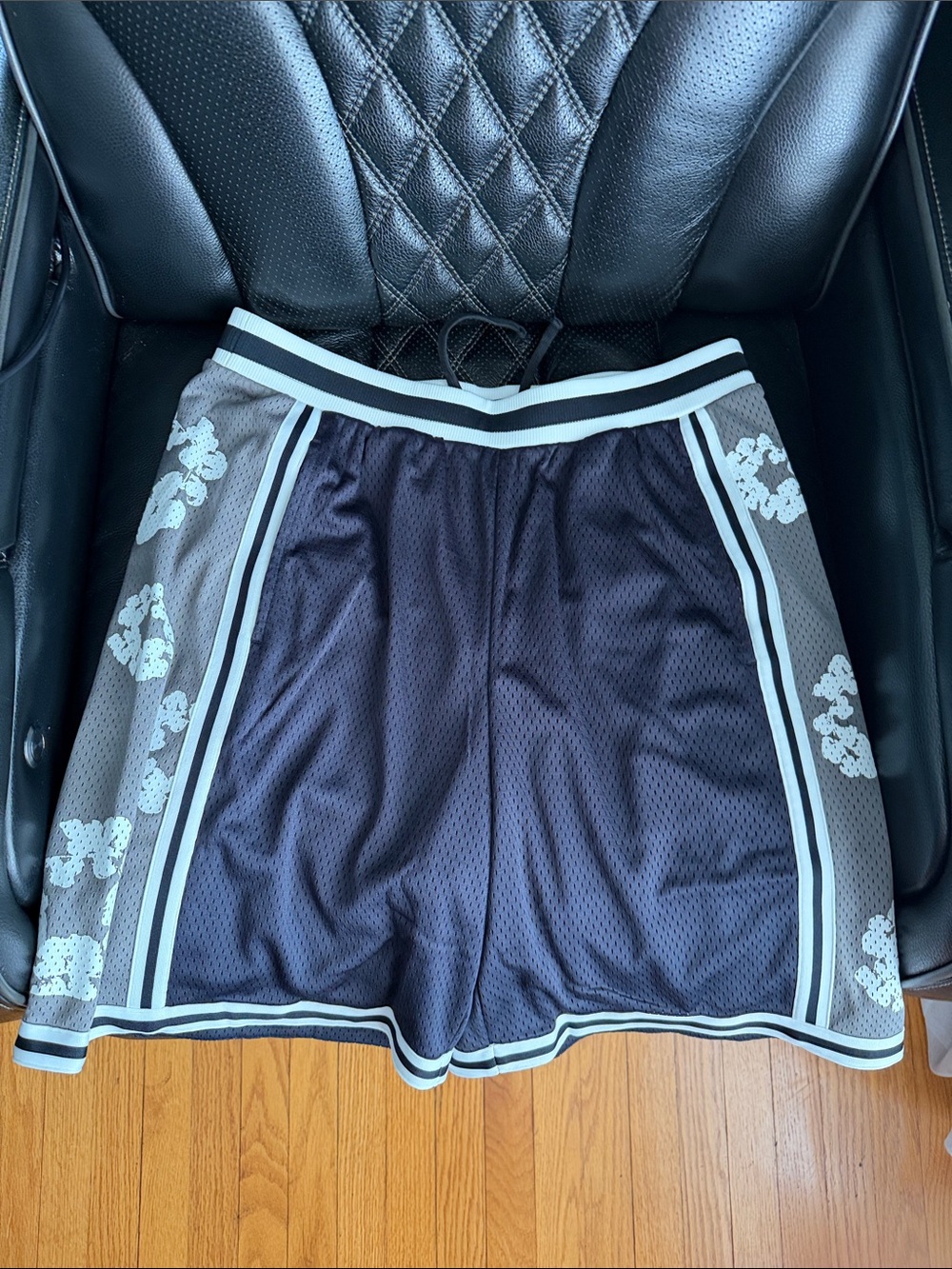 Denim Tears mens’s basketball shorts